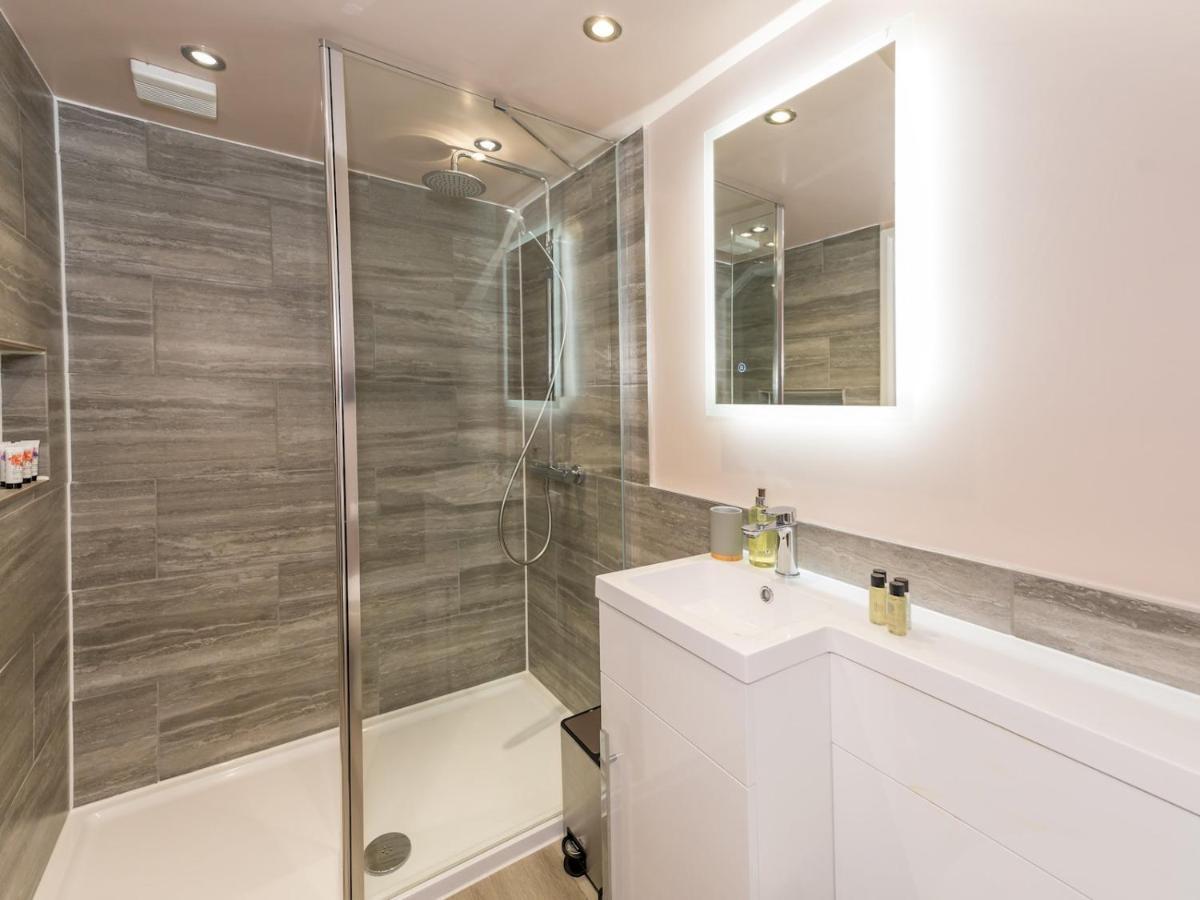 Pass The Keys 3 Storey Townhouse Σριούσμπερι Εξωτερικό φωτογραφία