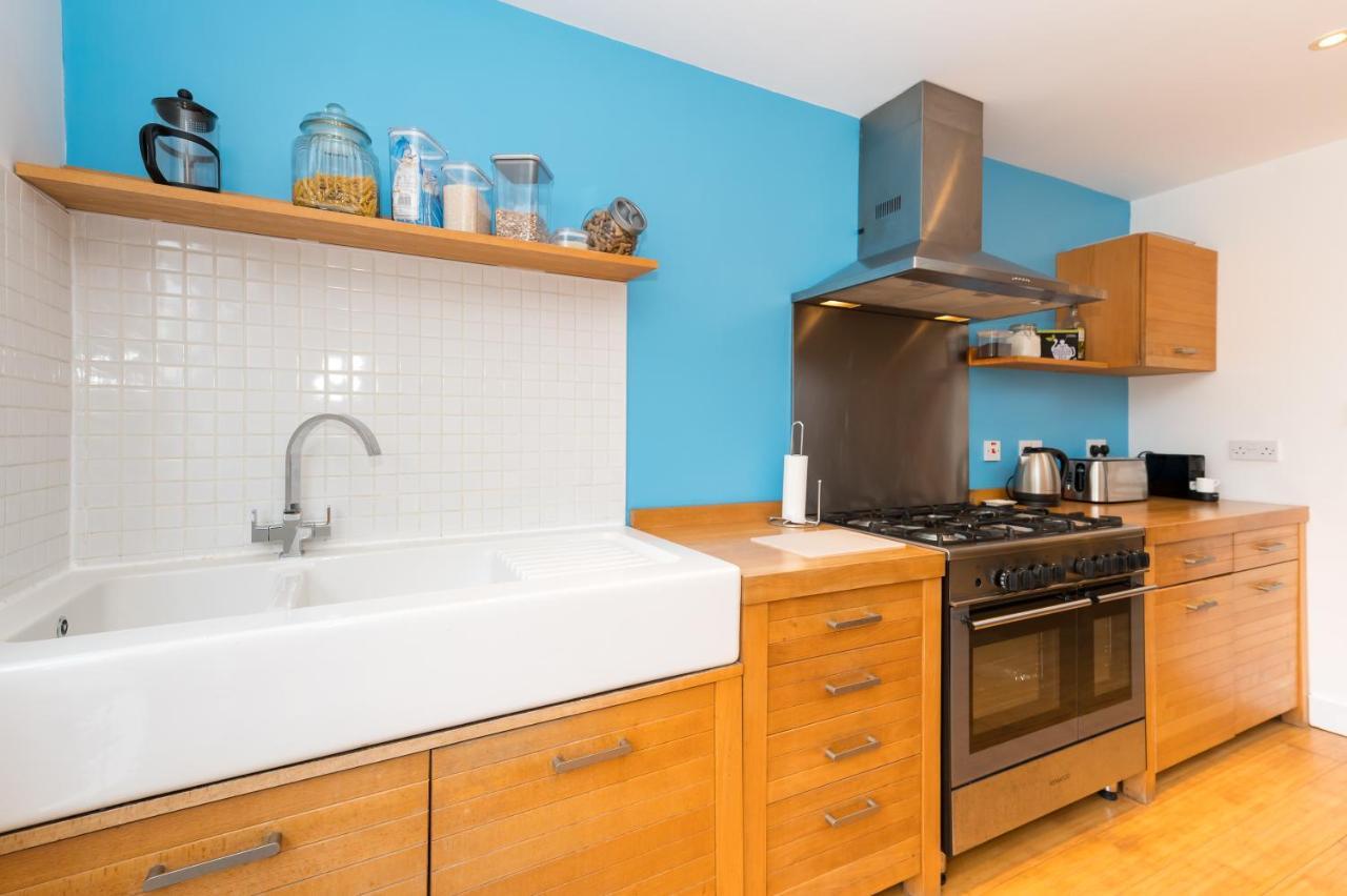 Pass The Keys 3 Storey Townhouse Σριούσμπερι Εξωτερικό φωτογραφία